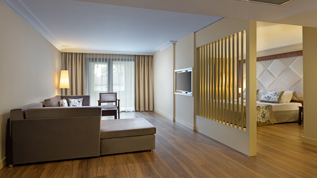 Seven Seas Hotel Life